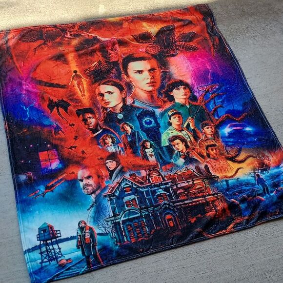 Stranger Things Character Print Throw Blanket Soft Comfy Netflix Show Seris Fan - Picture 1 of 4